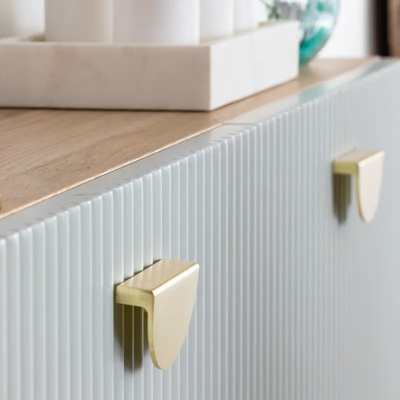 How to choose fronts for a kitchenette in the living room? Stylistic coherence in an open space