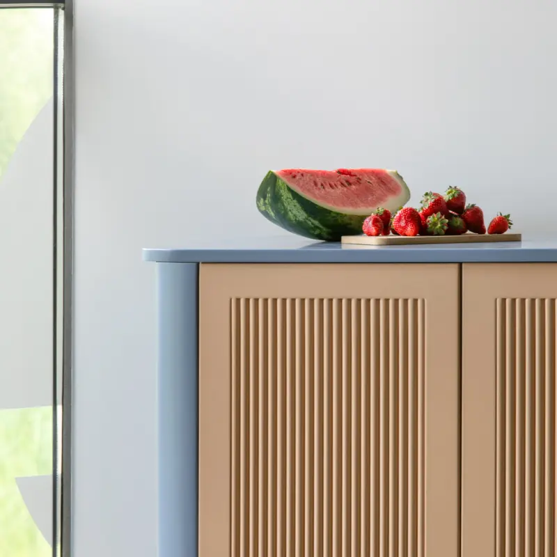 Furniture fronts and interior acoustics – do material and texture matter?