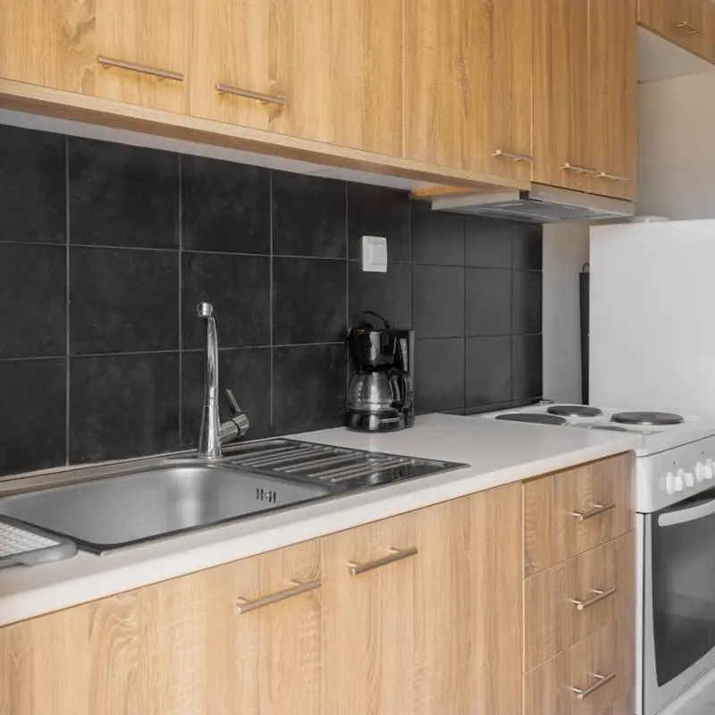 Fronty do małej kuchni IKEA – jak optycznie powiększyć przestrzeń?